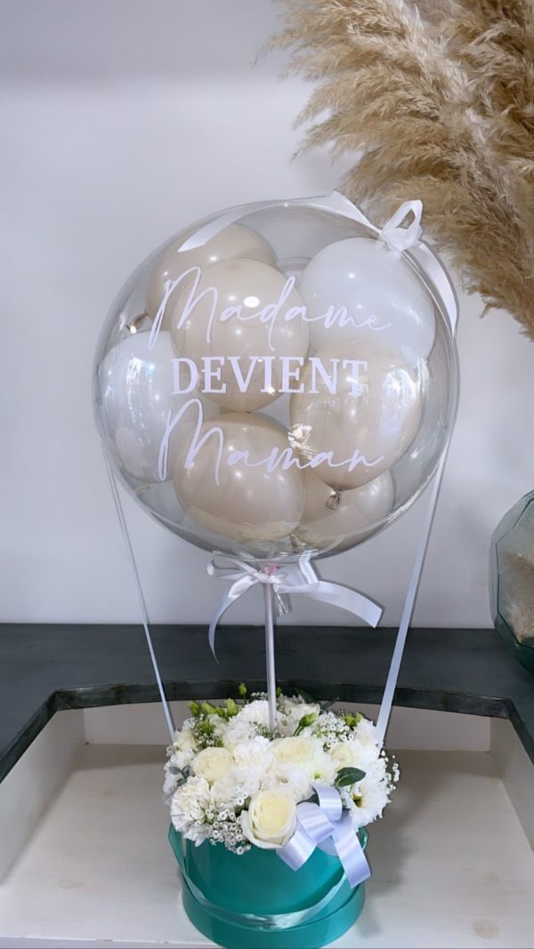 Bulle personnalisée et boîte de fleurs fraîches